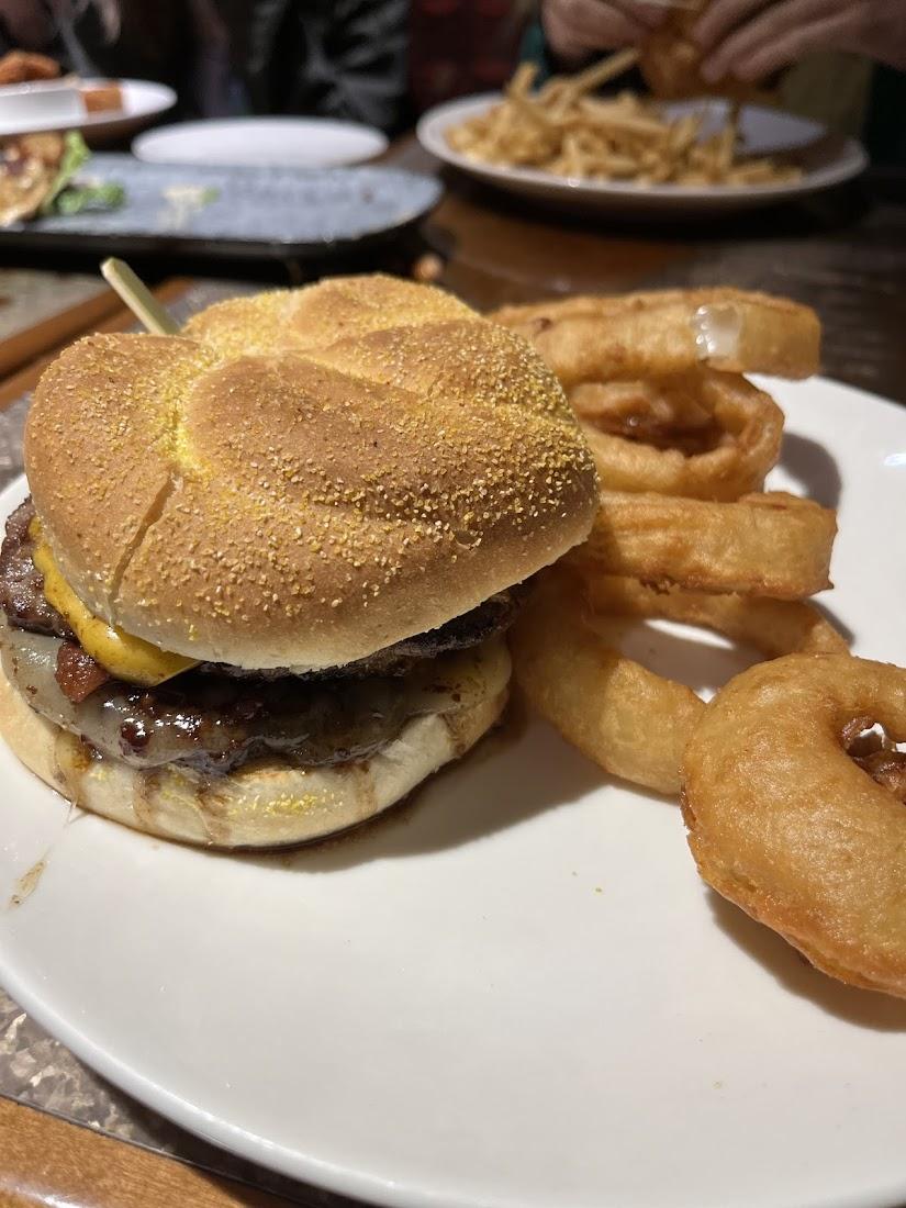 Bonnie & Clyde's Bar & Grill